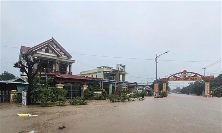 Mưa lũ diễn biến phức tạp, Sở GD&ĐT Quảng Trị yêu cầu sẵn sàng phương án cho học sinh nghỉ học