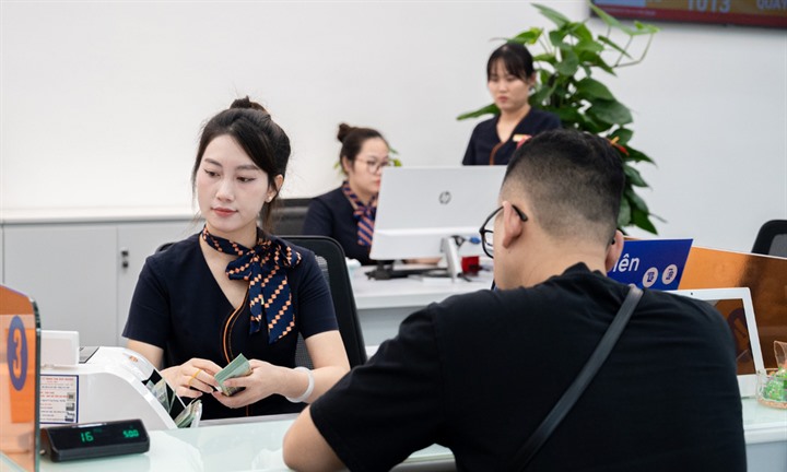 Thị trường 24h: Từ 1/11, chia sẻ thông tin tín dụng phải có sự đồng ý của khách hàng
