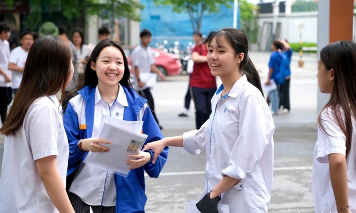 Sáng nay (14/9), học sinh từ 205 trường THPT ở Hà Nội dự kỳ thi học sinh giỏi thành phố