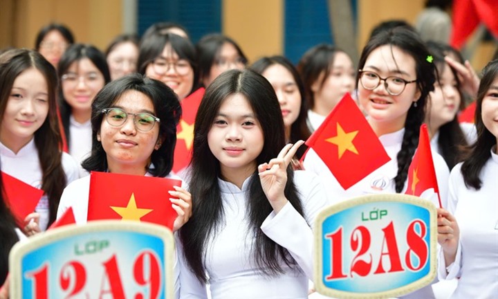 Năm học 2026-2027, trường công ở TP.HCM được phép thu những khoản nào?