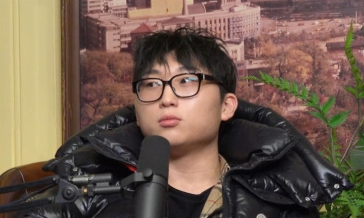 Nam ca sĩ - rapper vừa bị bắt giữ khẩn cấp tại Hàn Quốc là ai?