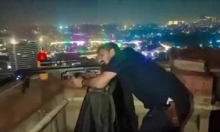 Đăng video với súng bắn tỉa lên mạng 