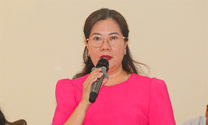 Nữ hiệu trưởng 
