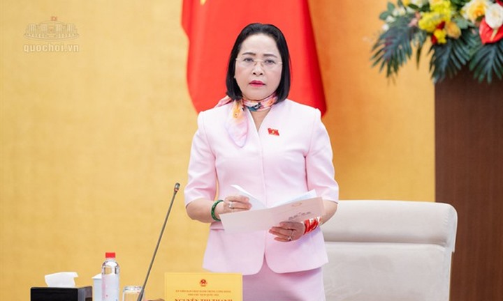 Làm rõ việc thực hiện chính sách tiền lương, phụ cấp và thu hút nhà giáo