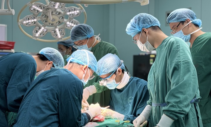 Từ 2 ca tai nạn lao động dập nát bàn tay: Bác sĩ cảnh báo  "thời gian vàng " nối chi đứt rời