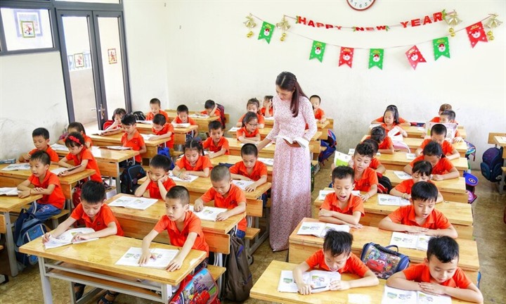 Bộ GD&ĐT: Từng bước hoàn thiện hành lang pháp lý, gỡ vướng chính sách tiền lương cho nhà giáo