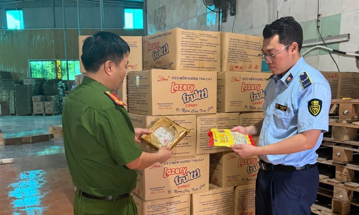 Hưng Yên: Phát hiện hơn 3.000 bánh Trung thu không rõ nguồn gốc tại một cơ sở kinh doanh