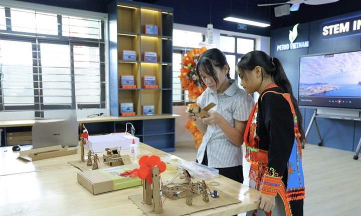 Trung thu đầu tiên dưới mái trường Petrovietnam: Thắp sáng niềm tin nơi biên cương