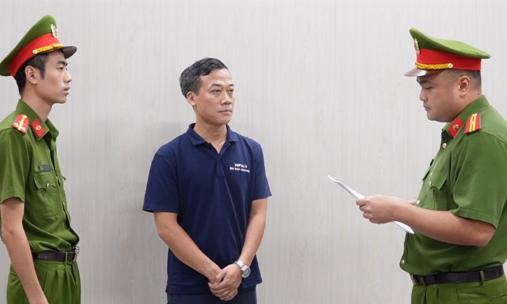 Bắt Chủ tịch Hội đồng quản trị Công ty Cổ phần đầu tư du lịch Mặt trời Việt Nam