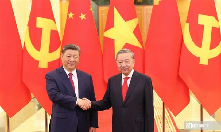 Điện mừng kỷ niệm 77 năm ngày thành lập nước Cộng hòa nhân dân Trung Hoa