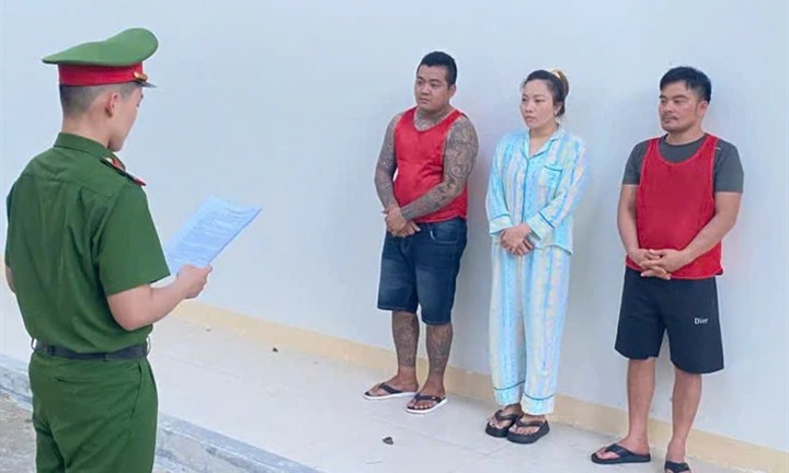 Công an Đà Nẵng bắt 3 đối tượng, giải cứu 8 bé gái bị mua bán, dụ dỗ làm tiếp viên karaoke