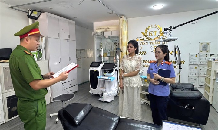 Khởi tố chủ cơ sở thẩm mỹ dùng ảnh chỉnh sửa lừa khách hàng