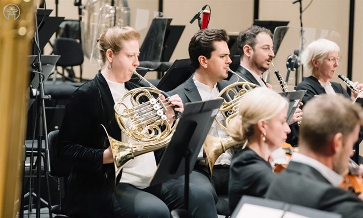“Chạm Thanh Thu” cùng hơn 100 nghệ sĩ giao hưởng London Symphony Orchestra  