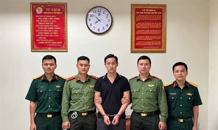 Pháp luật 24h: Bắt đối tượng truy nã đặc biệt nguy hiểm tại sân bay Nội Bài