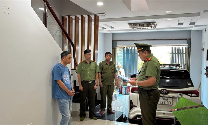 Triệt phá đường dây mua bán hóa đơn hàng nghìn tỷ đồng: Danh tính đối tượng cầm đầu vừa bị khởi tố