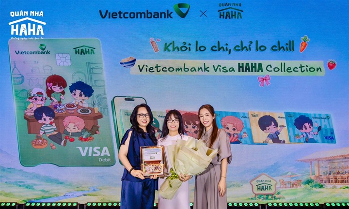 Vietcombank đồng đầu tư Quán Nhà Haha, đưa dàn nghệ sĩ lên bộ sưu tập thiết kế thẻ độc quyền