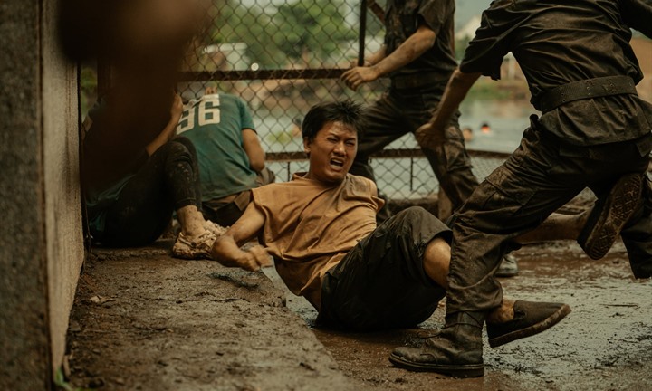  "Trại buôn người " đã vượt 300 tỷ đồng, những điều chưa biết về hậu trường phim