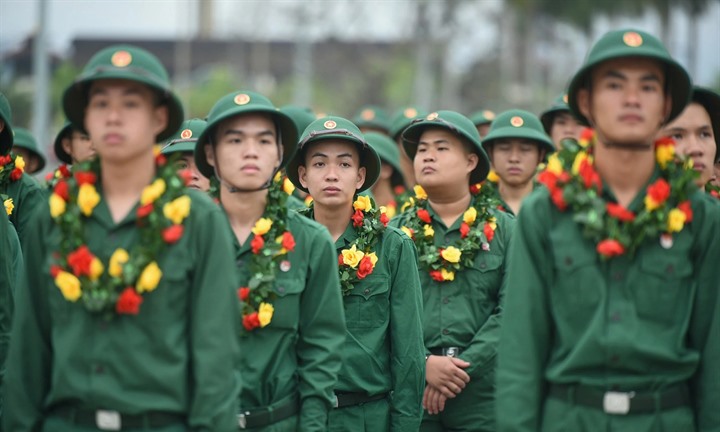 Sinh viên thay đổi năm tốt nghiệp: Thời gian hoãn gọi nhập ngũ tính thế nào?