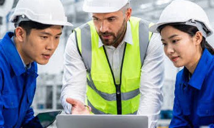 Công ty đổi địa chỉ có phải xin cấp mới giấy phép lao động?