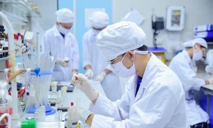 Học liên thông ngành nặng nhọc, độc hại có được giảm học phí?