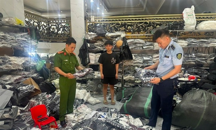 Hà Nội tăng cường kiểm soát thị trường, bảo vệ quyền lợi người tiêu dùng