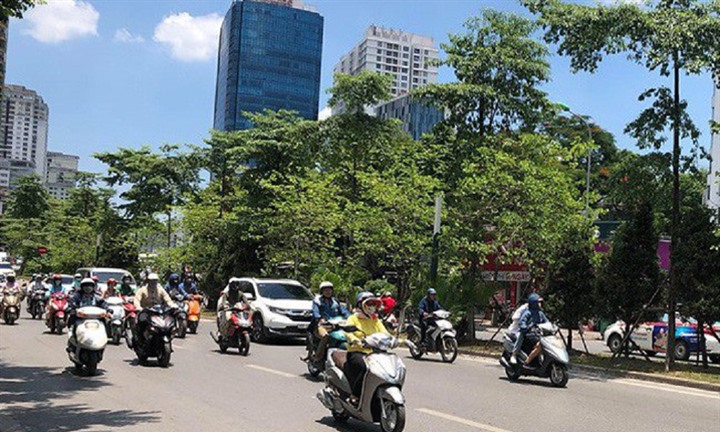 Dự báo thời tiết 16/10: Bắc Bộ duy trì nắng nóng, Nam Bộ mưa dông