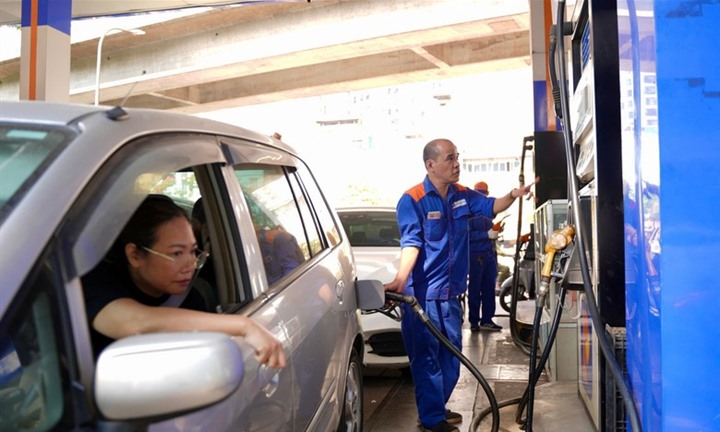 VCCI đề xuất gỡ vướng cơ chế kinh doanh xăng dầu, làm rõ tiêu chí về 