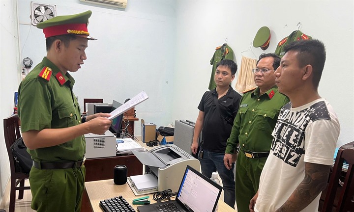 Công an bắt chủ tài khoản  "Không cần biết " ở Đà Nẵng