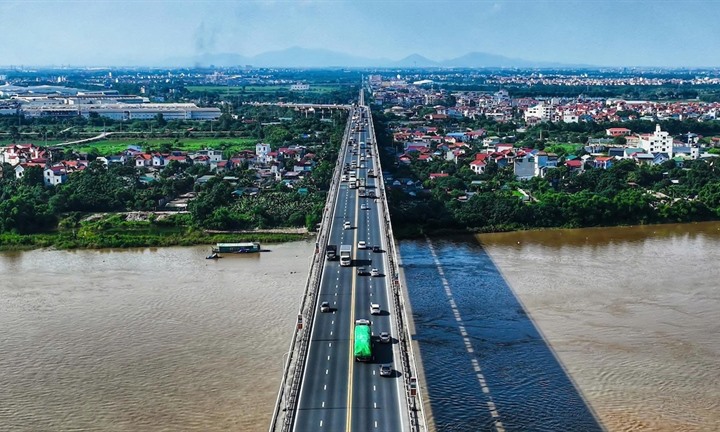 Hà Nội điều chỉnh tổ chức giao thông trên cầu Thăng Long để thi công sửa chữa