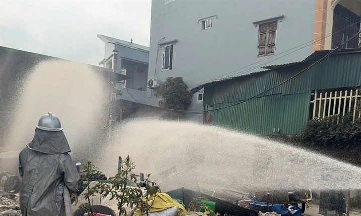 Toàn cảnh 24h: Xác định nguyên nhân vụ 40 người nhập viện ở Hà Nội vì bình chứa khí Clo