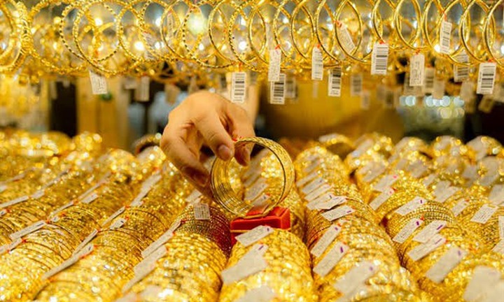 Chốt phiên giá vàng ngày 23/10: Vàng nhẫn và vàng miếng trong nước giảm sâu