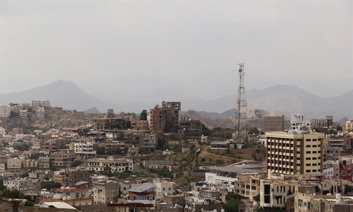 Quân đội Yemen không kích các địa điểm chứa vũ khí của Houthi tại Taiz