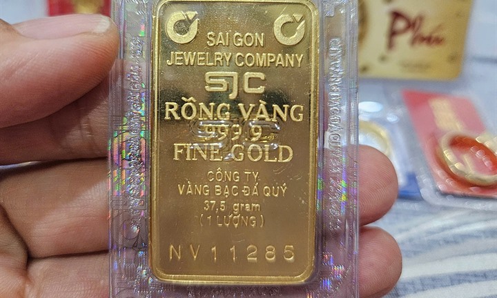 Giá vàng chốt phiên 24/10: Vàng miếng SJC tiếp tục giảm