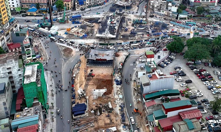 Hà Nội: CSGT khuyến cáo người dân khi di chuyển qua 62 vị trí rào chắn