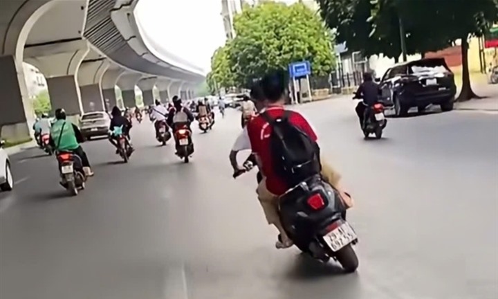 Hà Nội: Xử phạt chủ xe 9 triệu đồng do giao xe cho học sinh chưa đủ tuổi điều khiển