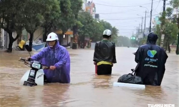 Dự báo thời tiết 27/10: Chi tiết 4 tỉnh miền Trung mưa lớn dồn dập 3 ngày từ hôm nay, có nơi trên 200mm