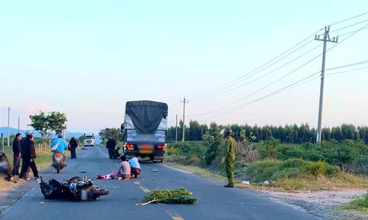 Tai nạn giao thông khiến 2 người đi xe máy tử vong thương tâm