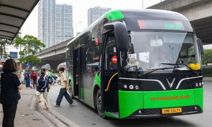 Người làm việc tại khu công nghệ cao Hà Nội có thể sắp được miễn vé tháng giao thông công cộng