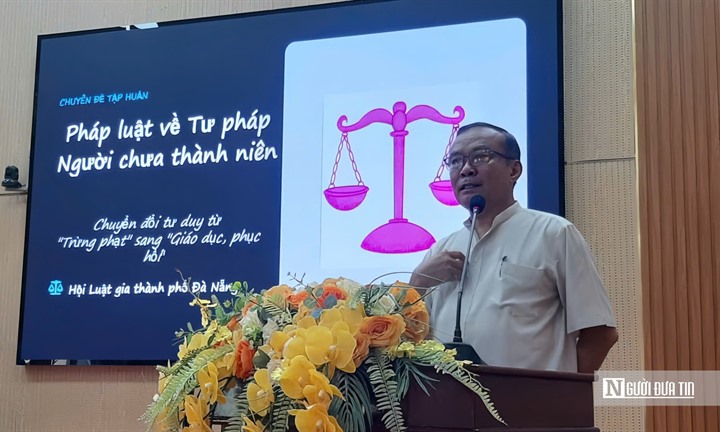 Đà Nẵng: Cả làng cùng đỡ một đứa trẻ lỡ bước đứng dậy