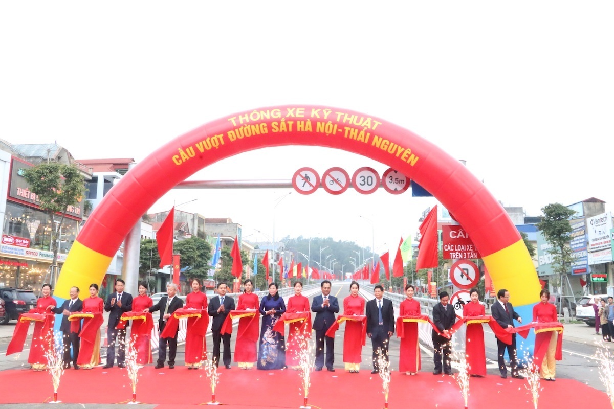 Báo chí đóng góp quan trọng giúp Thái Nguyên phát triển bền vững, toàn diện - 9