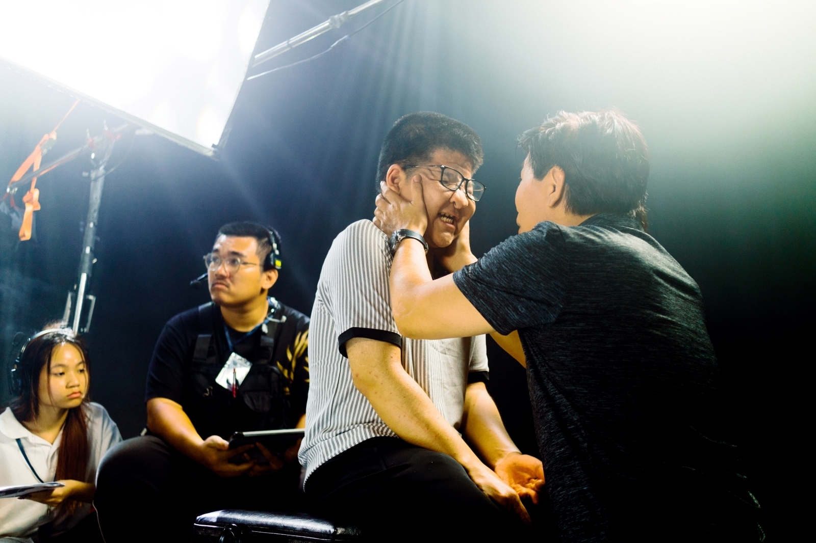 Tùng Dương nhìn lại thăng trầm đời mình trong ''Đàn ông không cần khóc'' - 3