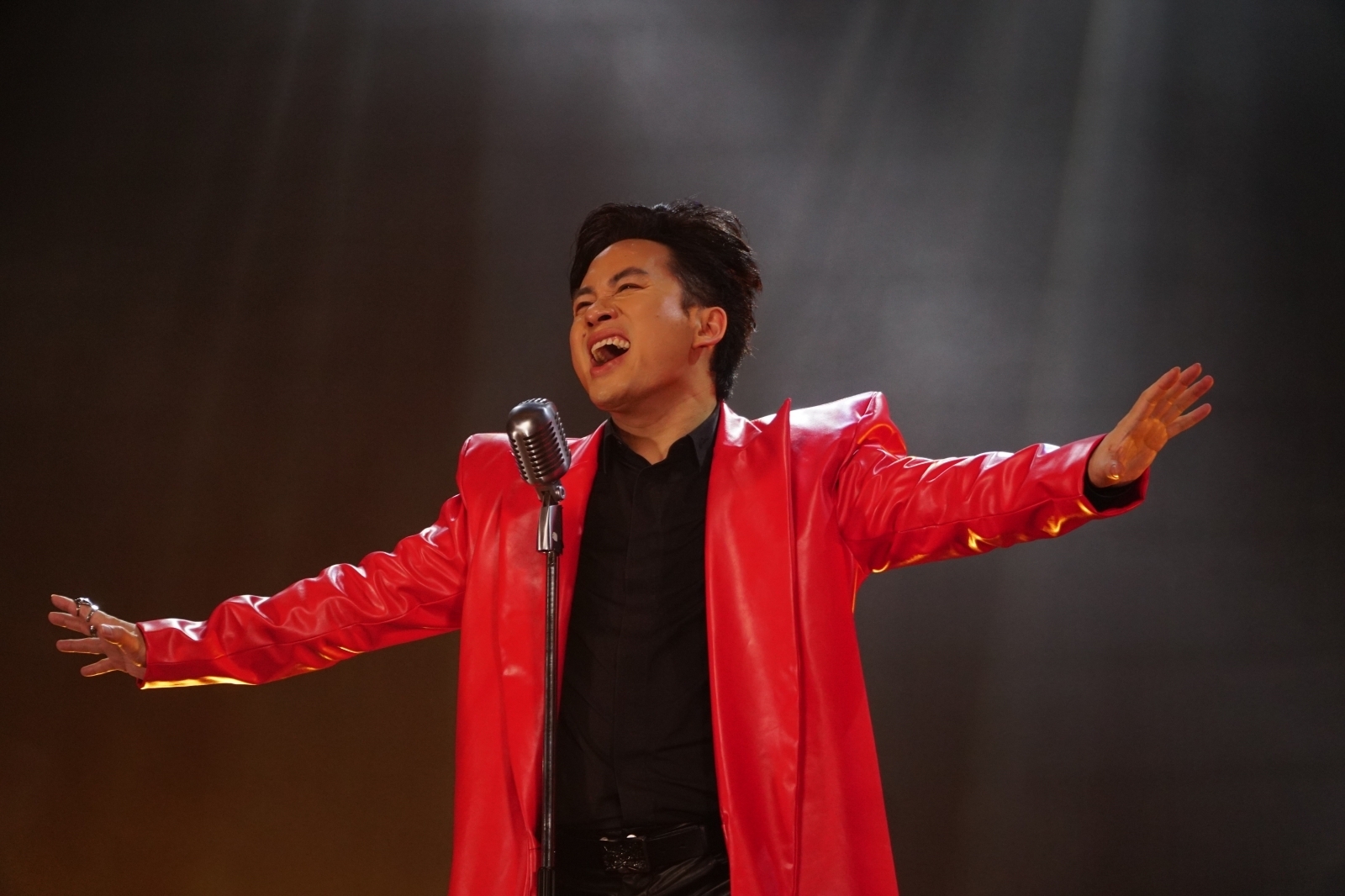 Tùng Dương nhìn lại thăng trầm đời mình trong ''Đàn ông không cần khóc'' - 6