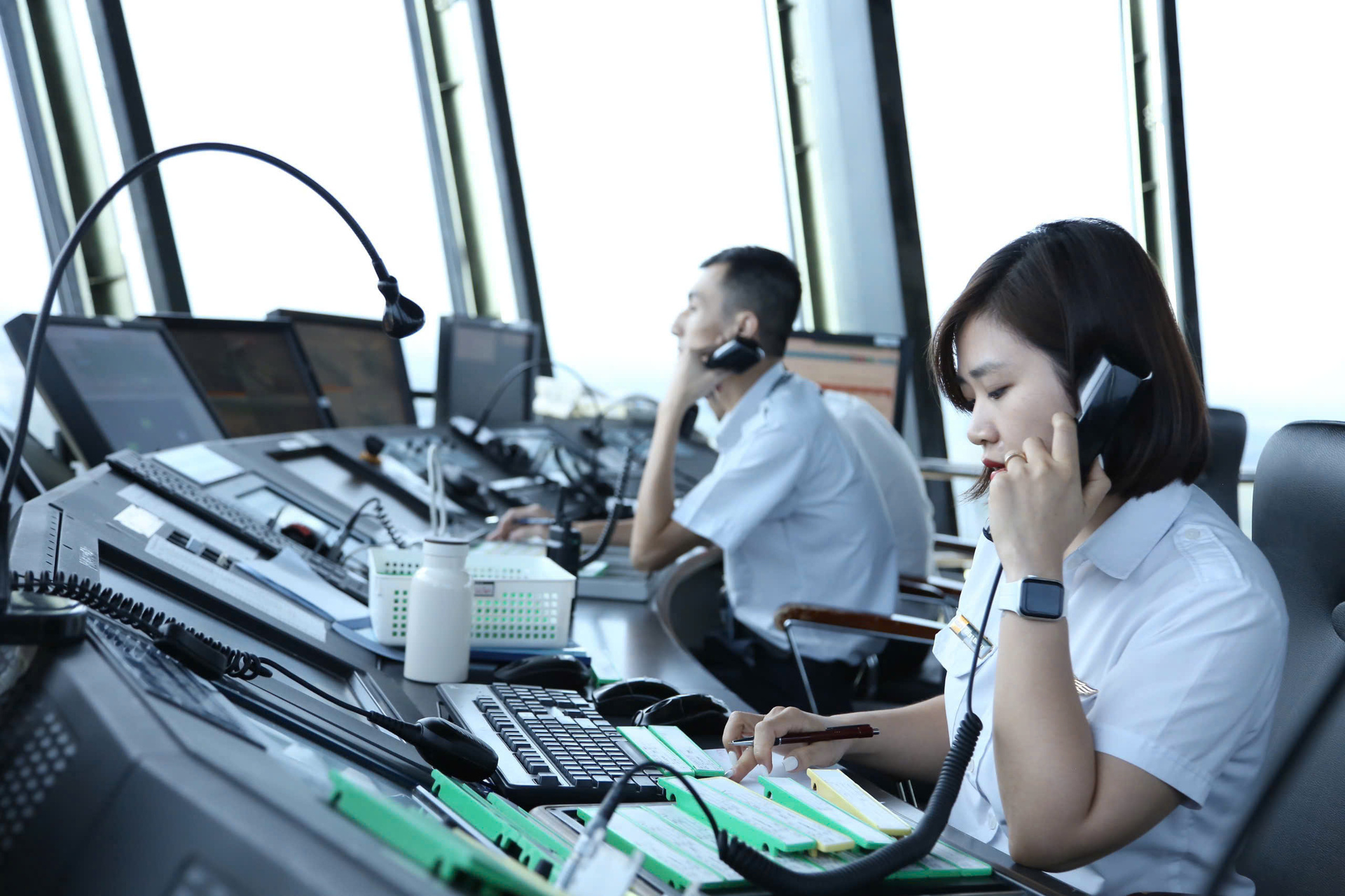 Kiểm soát viên không lưu – Người “giấu mặt” đảm bảo an toàn mỗi chuyến bay - 7