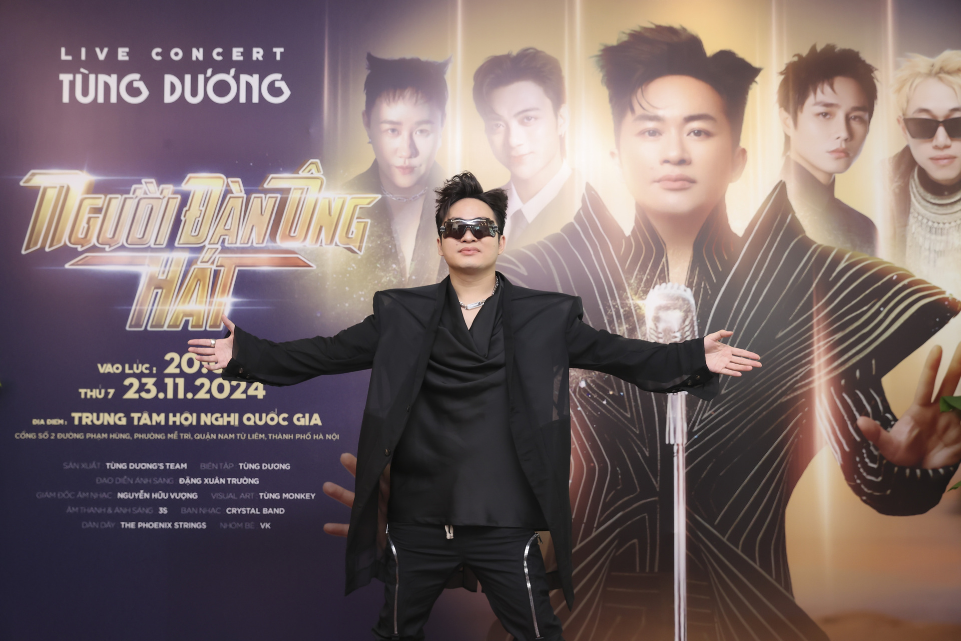 Không chỉ gây mê cho khán giả về giọng hát, các live concert mà Tùng Dương phần dàn dựng sân khấu, hình ảnh minh họa cũng luôn tạo nên những điểm mới lạ và bất ngờ. (Ảnh: Mạnh Nguyễn)