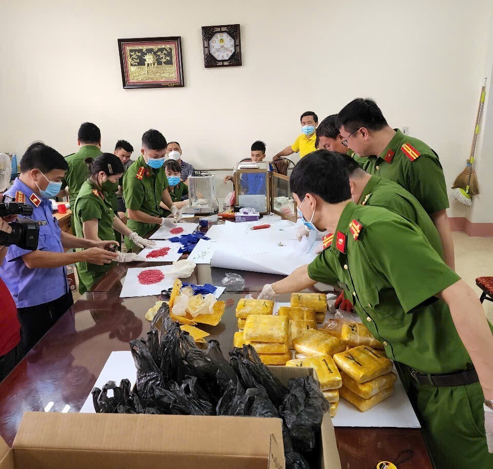 Cảnh sát ma túy: Bản lĩnh thép trên mặt trận chống tội phạm - 6