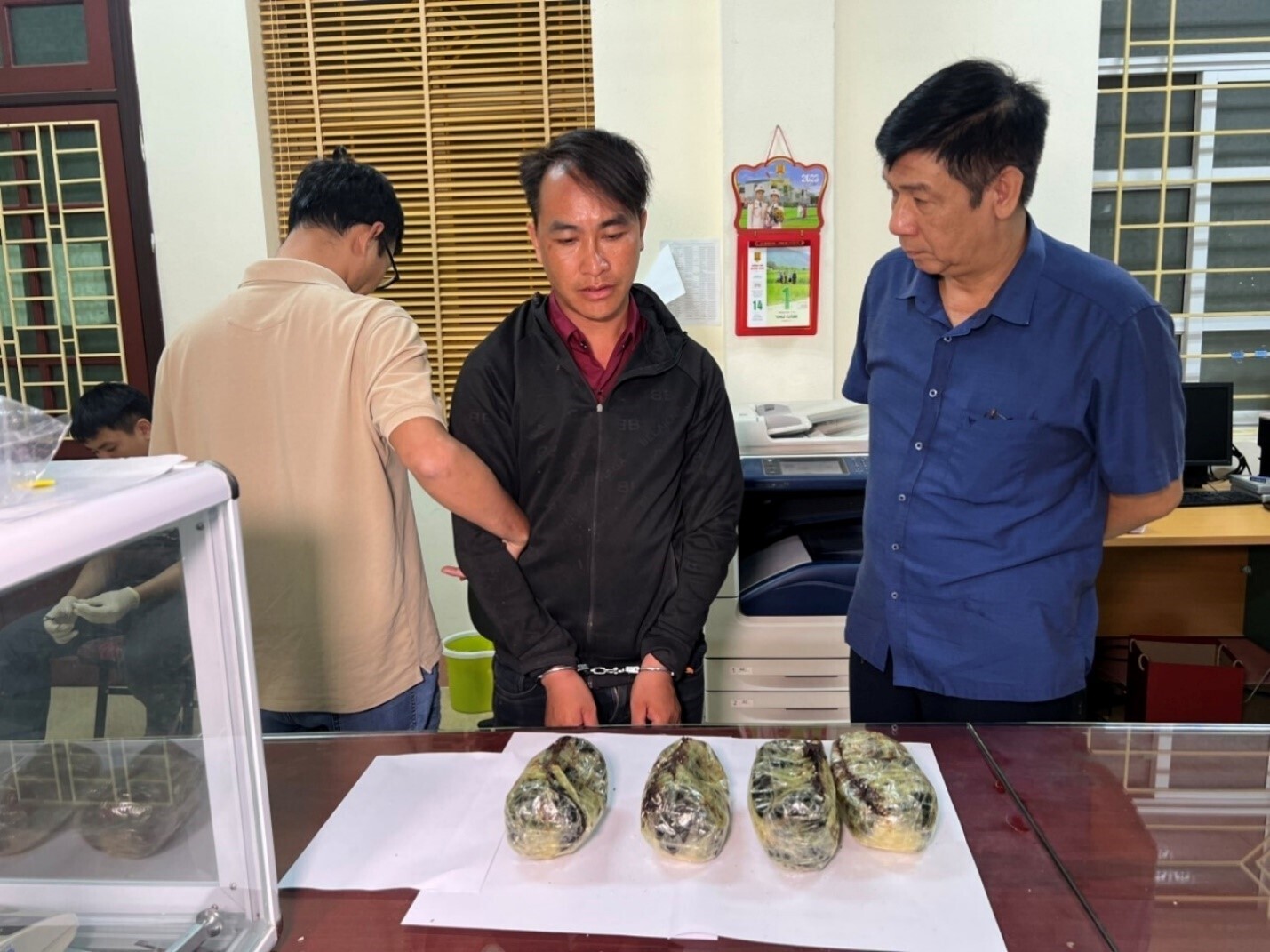 Cảnh sát ma túy: Bản lĩnh thép trên mặt trận chống tội phạm - 4