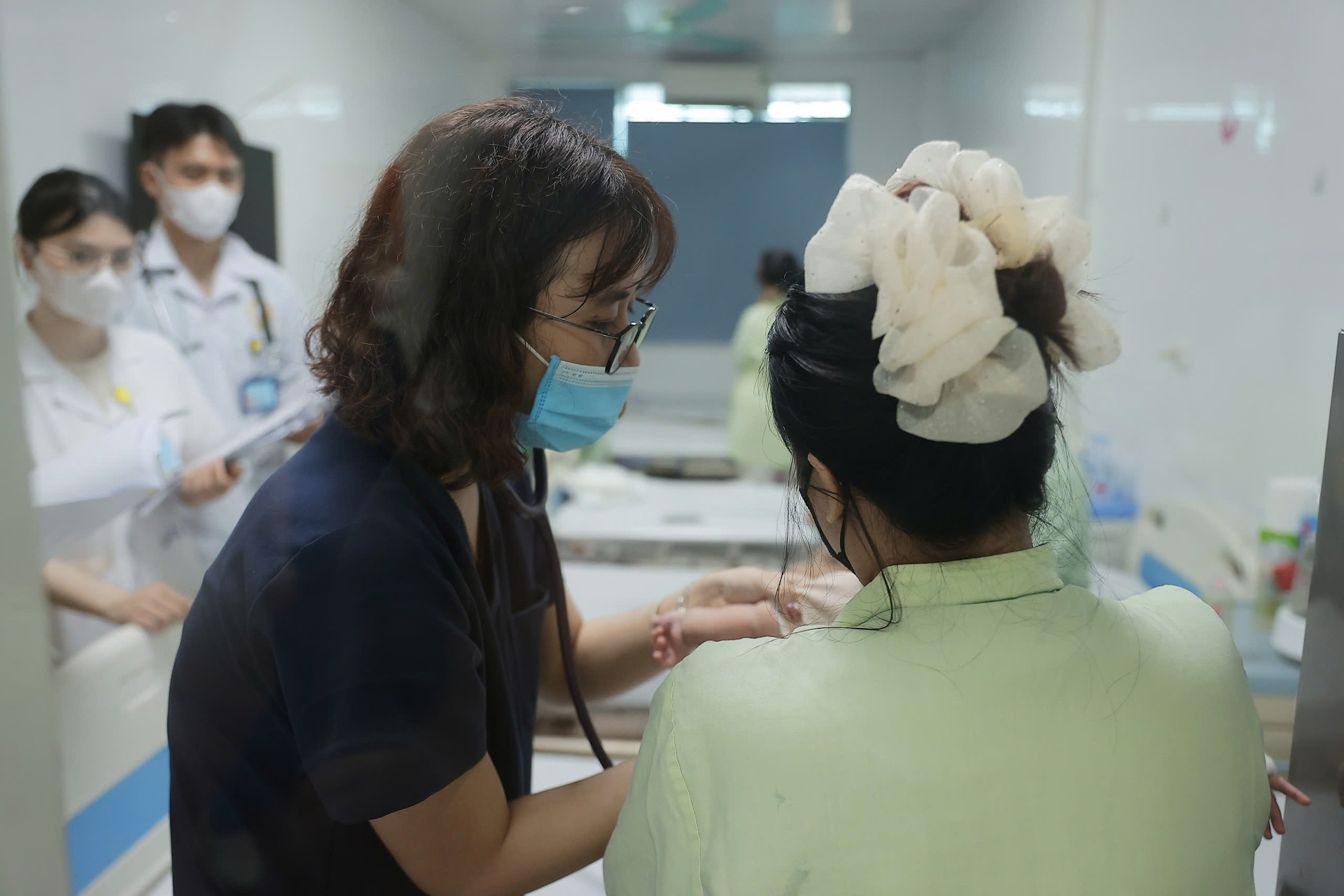 Nhiều trẻ nhập viện vì COVID-19 ở Hà Nội, các viện sẵn sàng ứng phó dịch - 7