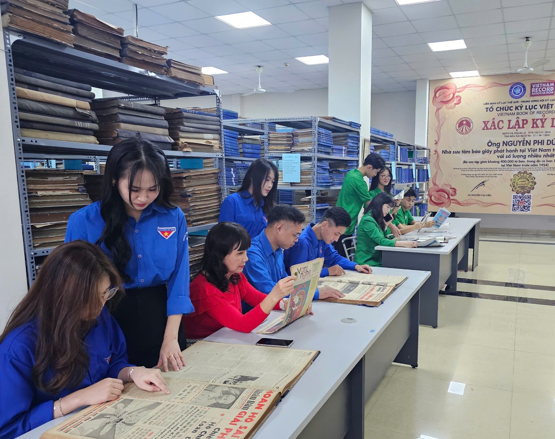 Gặp gỡ người lưu giữ “dòng thời gian lịch sử dân tộc” qua 400.000 trang báo cũ giữa kỷ nguyên số - 7