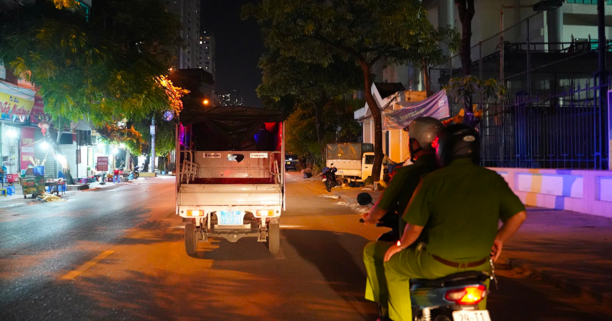 Một ngày theo chân Tổ Cảnh sát trật tự ở phường đông dân nhất Hà Nội - 3