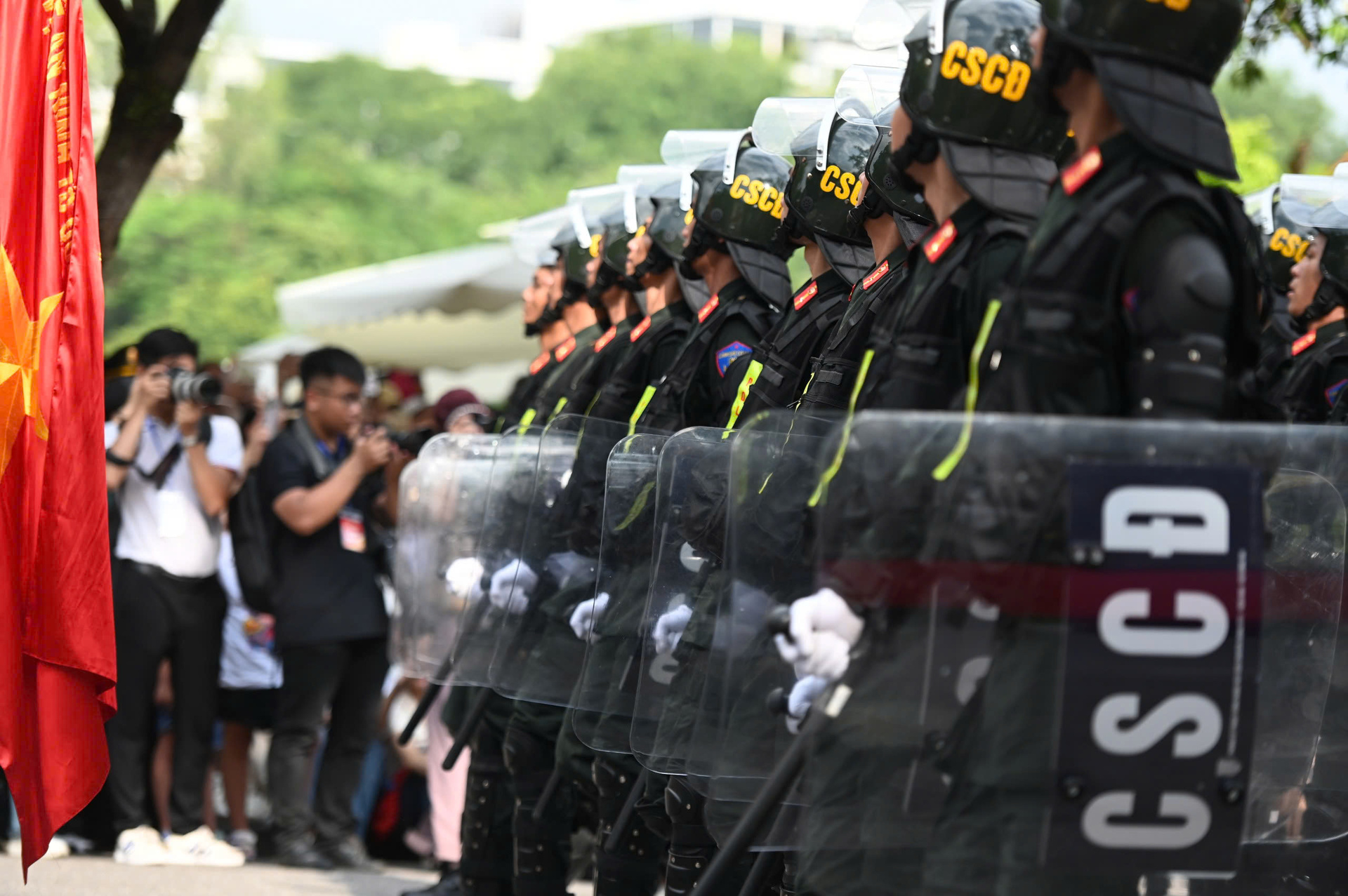 80 năm Công an Nhân dân: Xứng danh “thanh bảo kiếm, lá chắn thép”, vì nước quên thân, vì dân phục vụ - 9